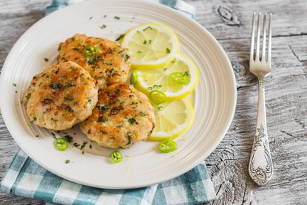 Рубленные куриные котлеты по-албански