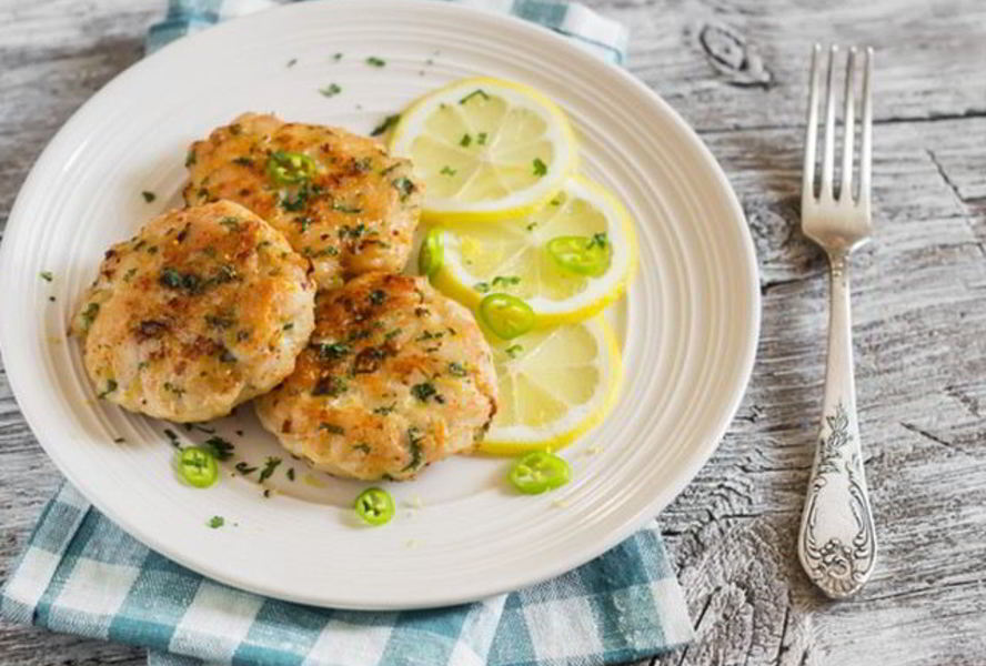 Рубленные куриные котлеты по-албански