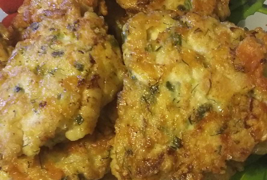 Рубленые куриные котлеты с сыром и зеленью