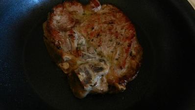 свиная котлета на кости