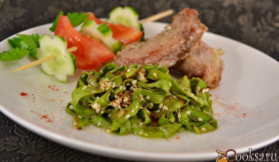 Рецепт лапши из кабачков с соевым соусом и кунжутом