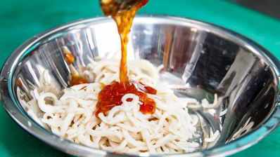 лапша из кальмаров в кисло-сладком соусе