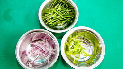 лапша из кальмаров в кисло-сладком соусе