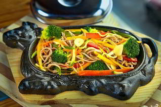 Лапша с брокколи