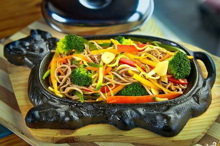 Лапша с брокколи