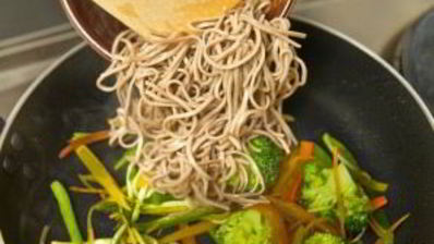 лапша с брокколи