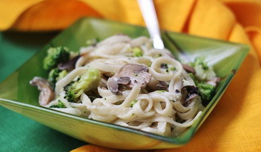 Рецепт лапши со сливочно-грибным соусом