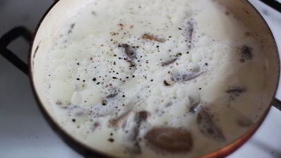 лапша со сливочно-грибным соусом