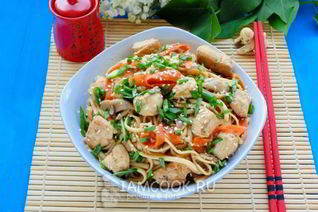 Лапша удон с курицей