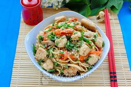 Лапша удон с курицей