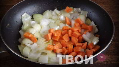 лапша удон с овощами в кисло-сладком соусе