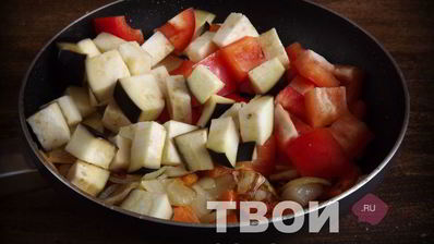 лапша удон с овощами в кисло-сладком соусе