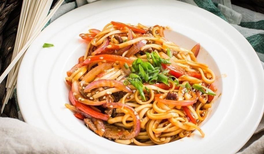 Рецепт лапши удон со свининой в сладком соусе