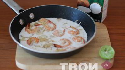 лапша удон в кокосовом молоке с креветками