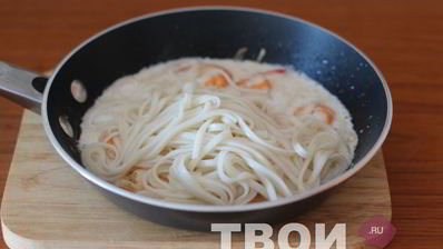 лапша удон в кокосовом молоке с креветками