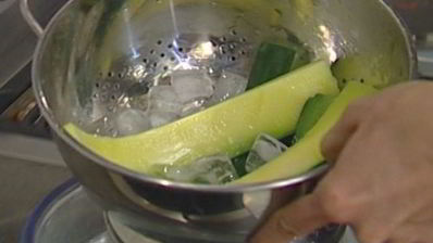 лазанья из цукини с рикоттой и соусом песто