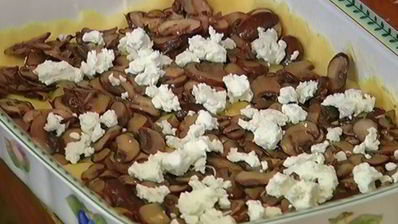 лазанья с грибами, козьим сыром и шпинатом