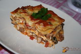 Лазанья с мясным фаршем и базиликом