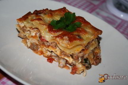 Лазанья с мясным фаршем и базиликом