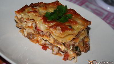 лазанья с мясным фаршем и базиликом