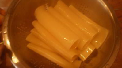 каннелони с курицей и грибами под соусом бешамель