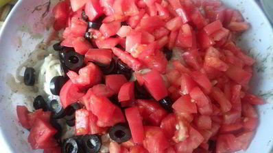 паста феттучине со сливочным соусом и овощами