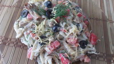 паста феттучине со сливочным соусом и овощами