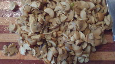 паста феттучине со сливочным соусом и овощами