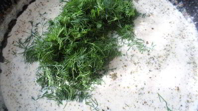 паста феттучине со сливочным соусом и овощами