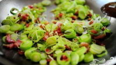 паста с беконом и луком