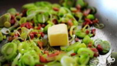 паста с беконом и луком