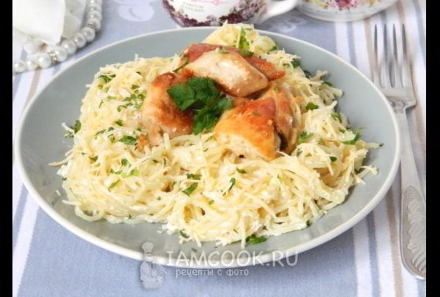 Паста с куриным филе и сливочным соусом