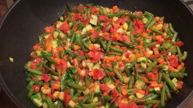 паста с овощами и креветками