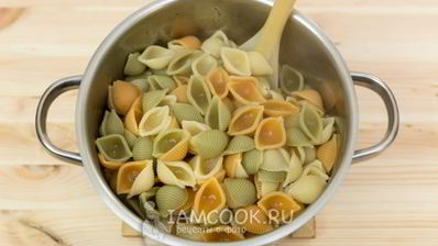 паста с помидорами и фасолью