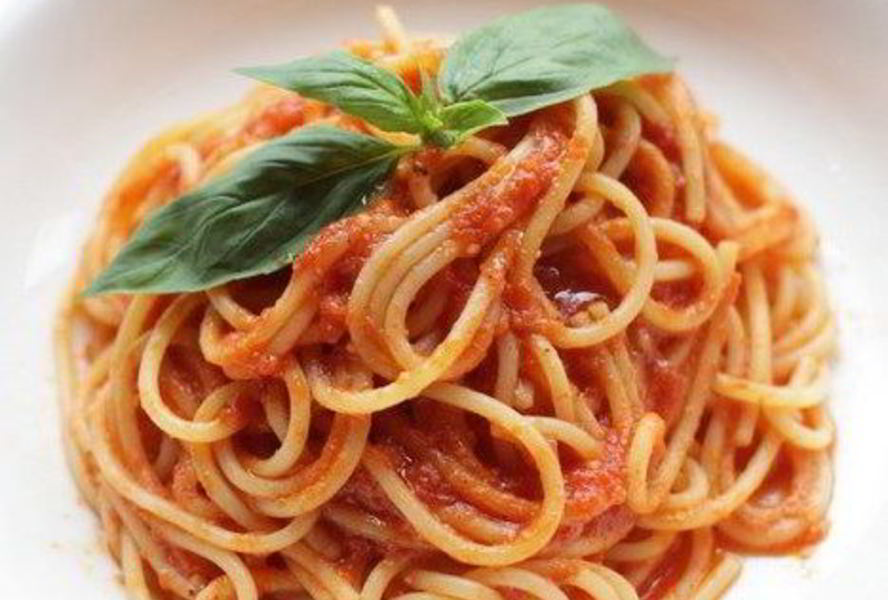 Паста с помидорами и сыром