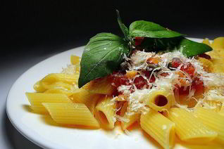 Паста с соусом из каперсов