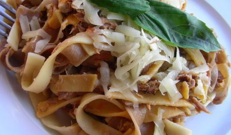 Рецепт пасты с соусом из тунца и томата