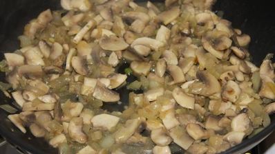 паста с томатно-грибным соусом