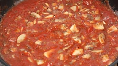 паста с томатно-грибным соусом