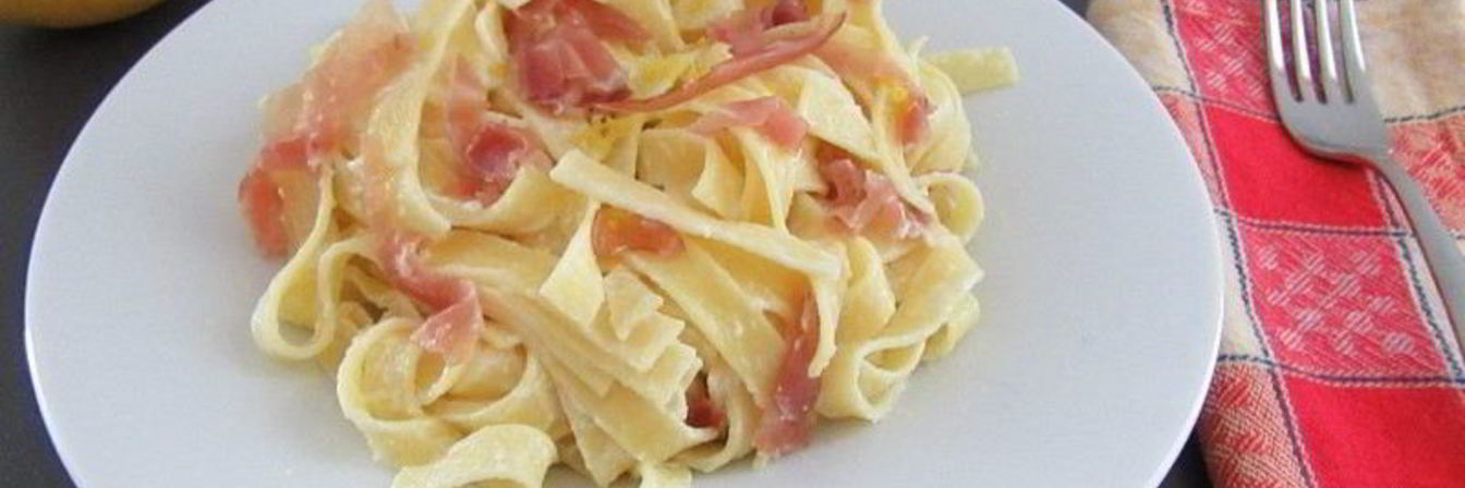 Паста с ветчиной и лимоном