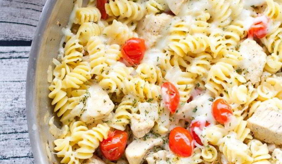 Рецепт пряной пасты с курицей и помидорами