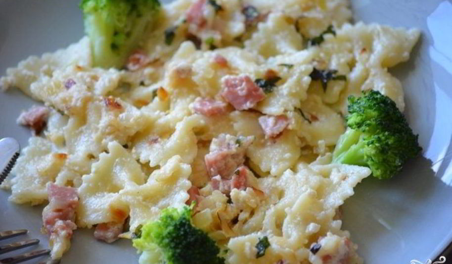 Рецепт сливочной пасты с ветчиной и брокколи