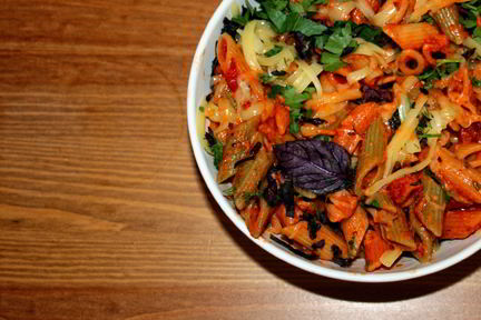 Сливочная томатная паста с чесноком