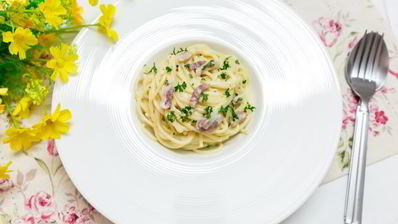 спагетти с беконом