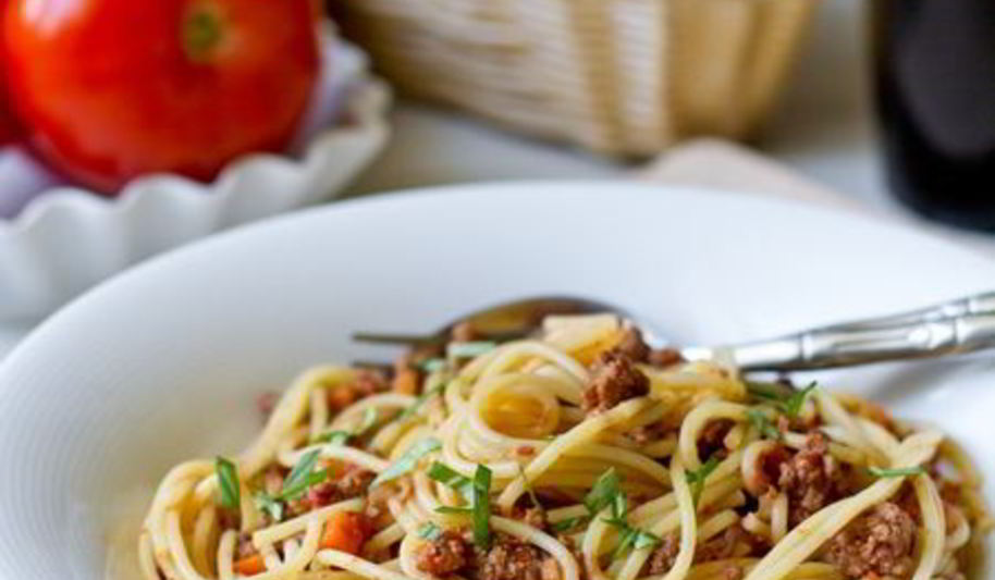 Рецепт спагетти с классическим соусом болоньезе