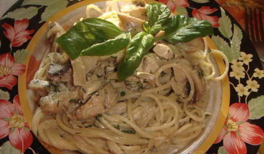Рецепт спагетти с курицей и шампиньонами