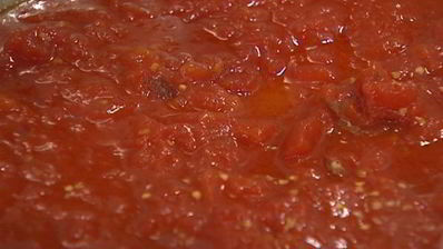 спагетти с помидорами и беконом