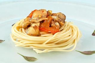 Спагетти с соусом из баклажанов