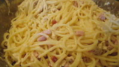 спагетти в сливочно-курином соусе