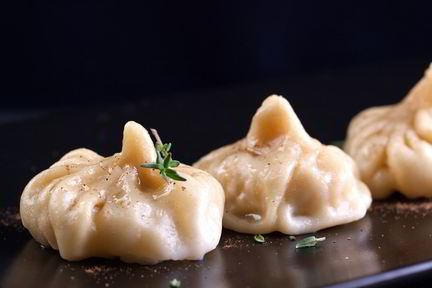 Манты с курицей и тыквой